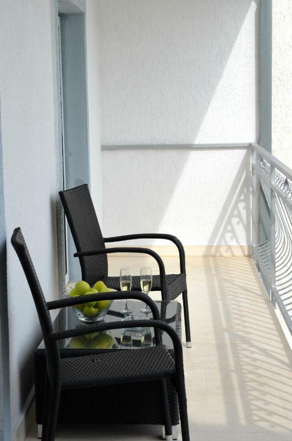 Bridge And Beach Apartments Traù Esterno foto