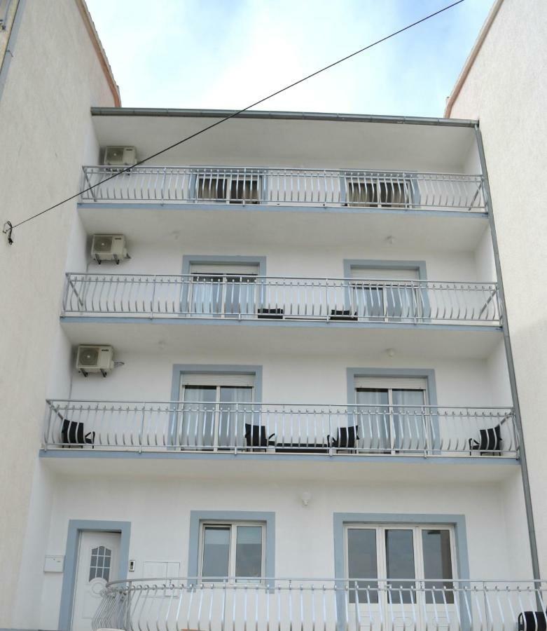 Bridge And Beach Apartments Traù Esterno foto