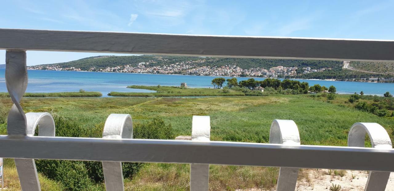 Bridge And Beach Apartments Traù Esterno foto